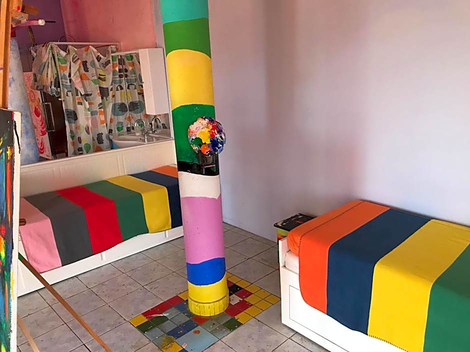 Hotel sebarozvoja s možnosťou získania poznania a inšpirujúcich prostriedkov na uplatňovanie vedomia, premenu seba a prostredia interiéru