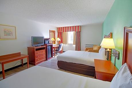 2 Full Beds with Kitchenette