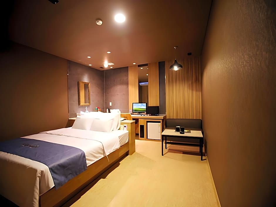 Yeongju Hotel