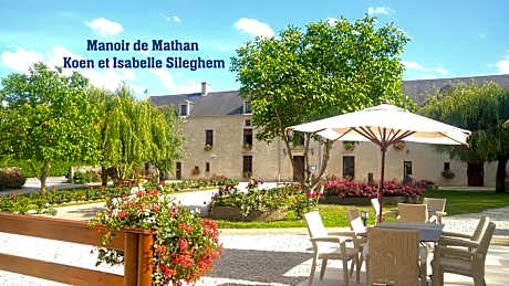 Hôtel Le Manoir De Mathan Crépon à la campagne 5 mn d'Arromanches et 10 mn de Bayeux