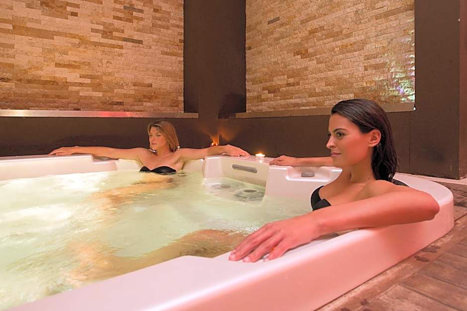 Marina Holiday & Spa