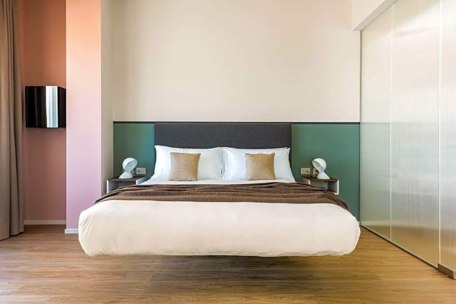Open Hotel