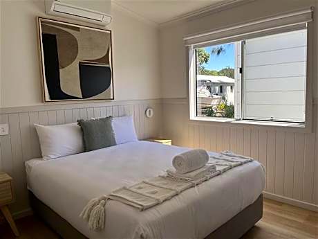 Premium Poolside Villa (2BR)