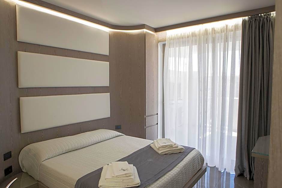 Upper - Boutique Hotel