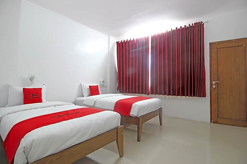 RedDoorz @ Jalan Ringroad Selatan