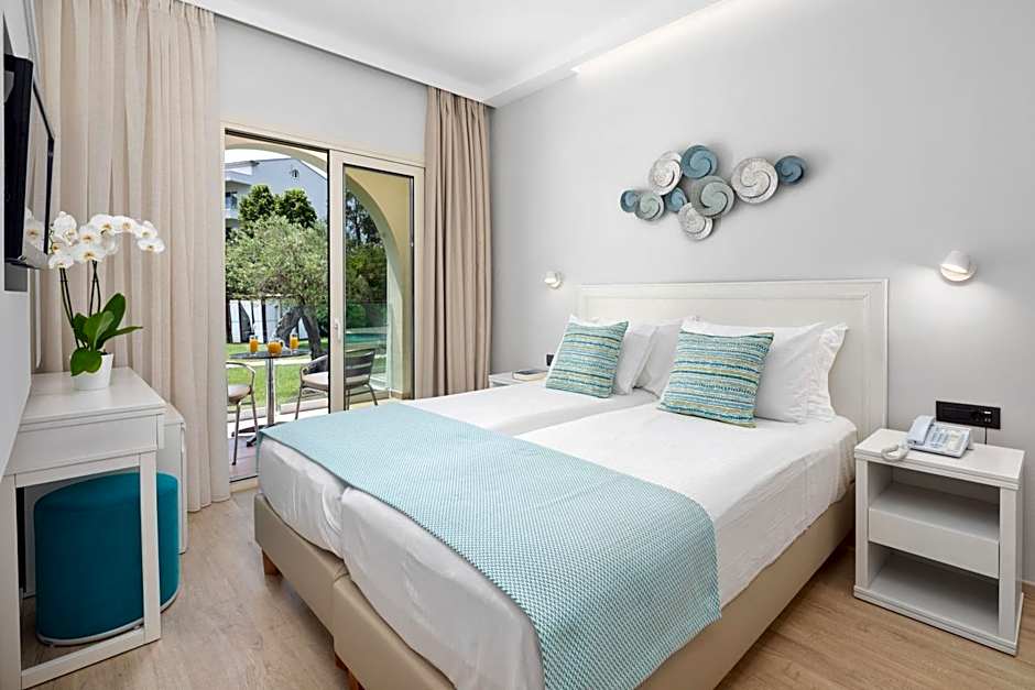 Photo 1 of 3 of 1 Double Bed or 2 Beds, Pool View