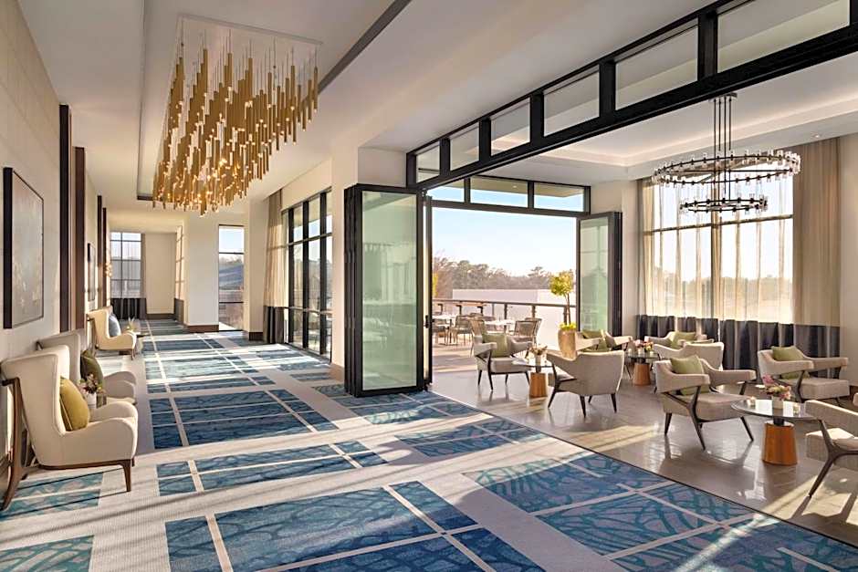 Valley Hotel Homewood Birmingham, Curio Collection by Hilton