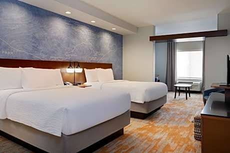 Studio with Two Queen Beds, Pool View and Sofa Bed - Hearing Accessible