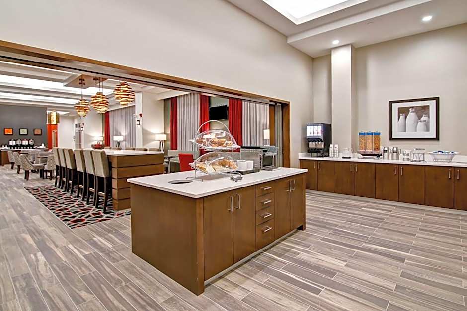 Hampton Inn By Hilton & Suites Grande Prairie, Alberta, Canada