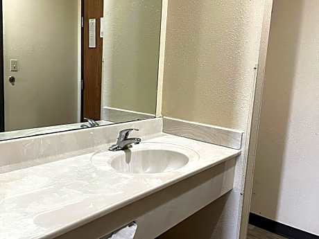 Deluxe Queen Suite with Two Queen Beds - Non-Smoking