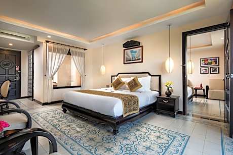 Premium Deluxe Double or Twin Room with Balcony