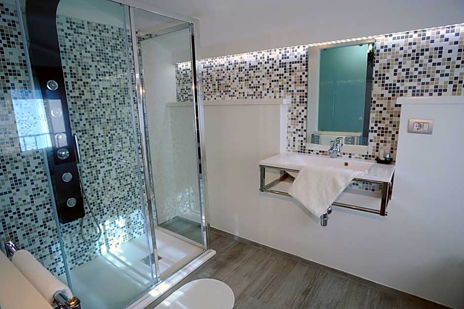 H5-5H Luxury Room