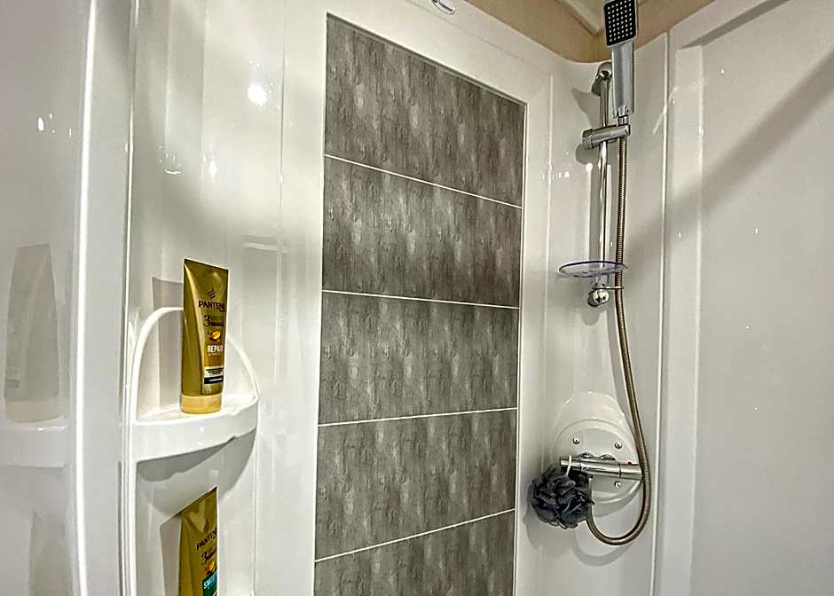 Ogwen Bank Caravan And Lodge Park