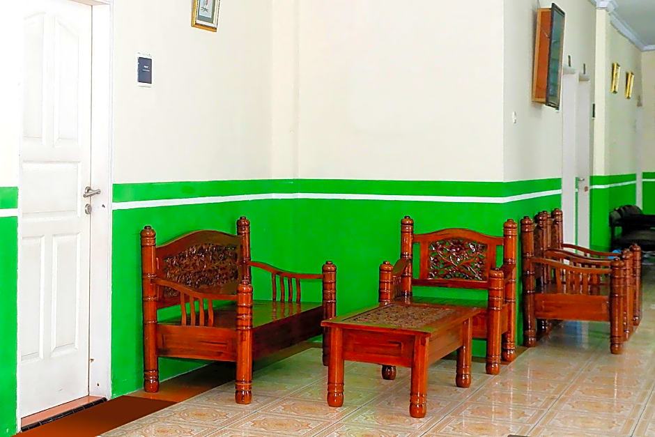 OYO 338 Guest House Omah Manahan Syariah