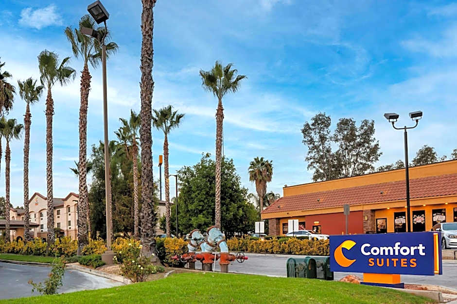 Comfort Suites