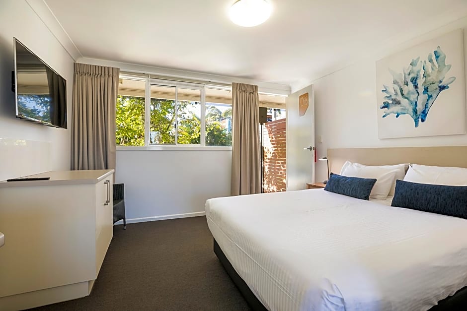 Nightcap at Golden Beach Tavern