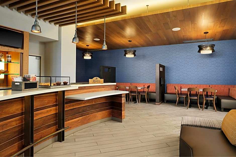 Courtyard by Marriott Erie Bayfront