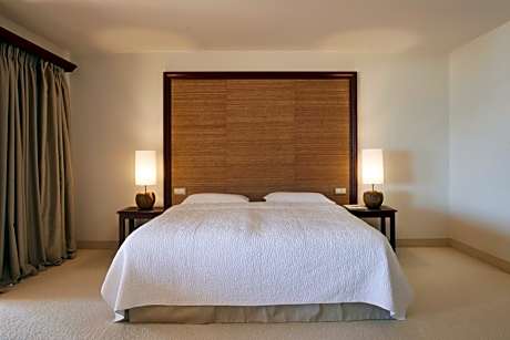 Junior Suite with Balcony