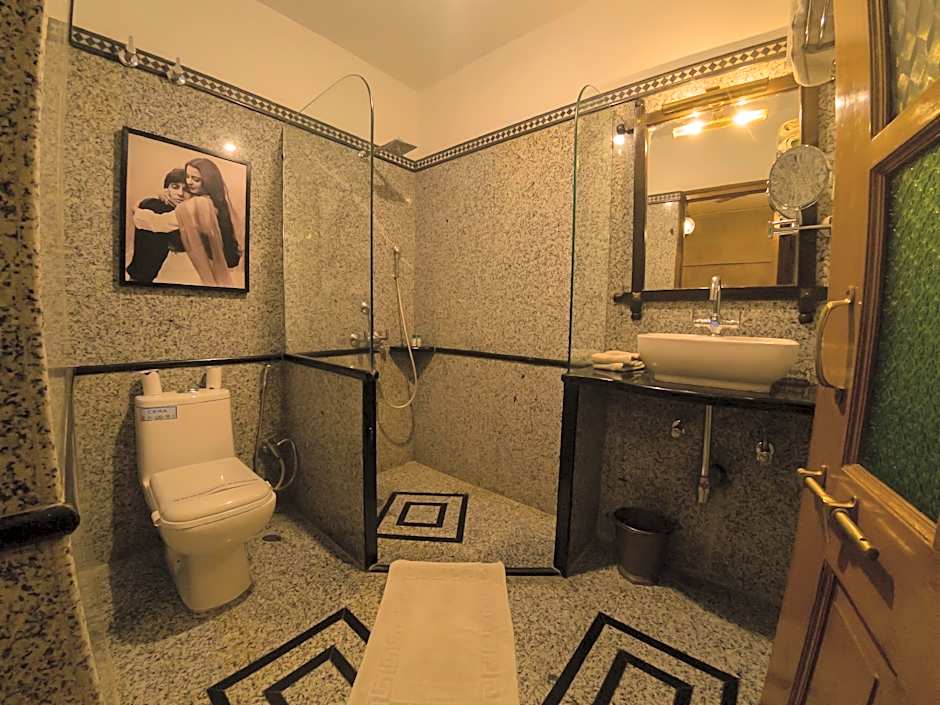 Hotel Pleasant Haveli - Adults Only