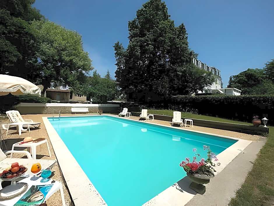 Logis Hotel Restaurant Chateau Bellevue