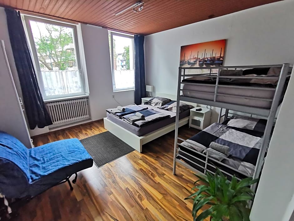 Eva's Hostel - Self Check-In & Only Private Rooms