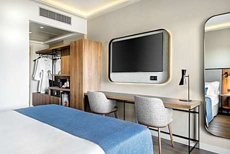 Deluxe with Extra Bed