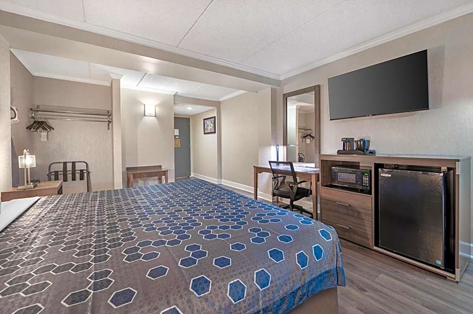 Econo Lodge Hicksville - Long Island