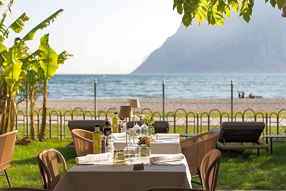 Hotel Baia Azzurra - Lake Front