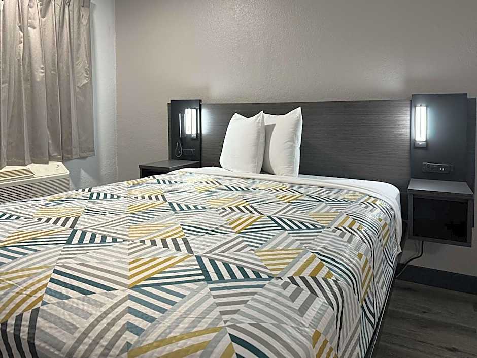 Motel 6-Bradenton, FL