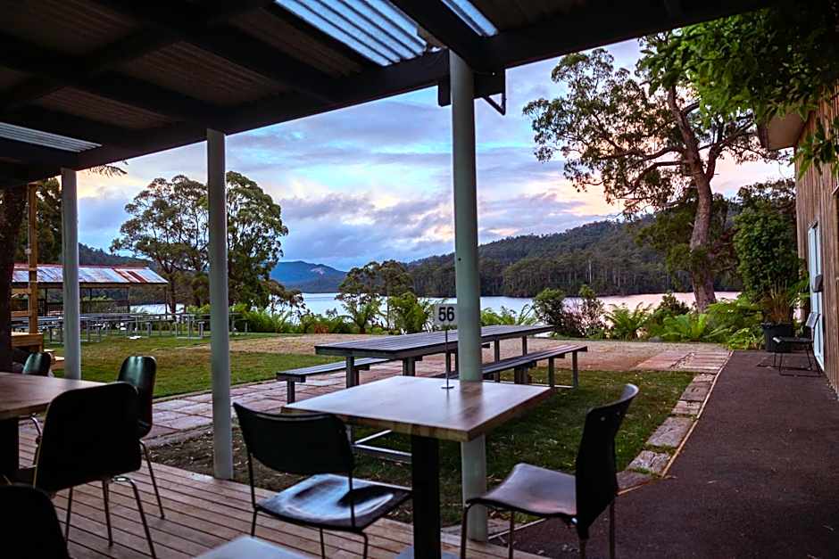 Tullah Lakeside Lodge