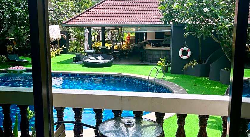 Tropical Palm Resort.