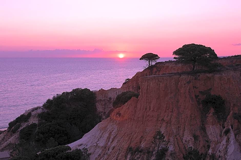 Pine Cliffs Village & Golf Suites