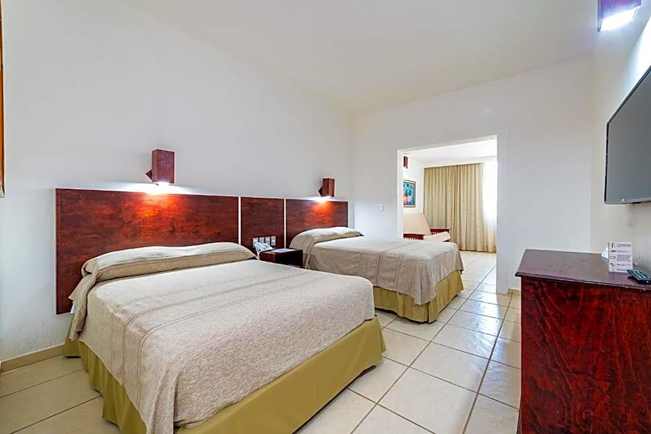 Hotel Castillo Huatulco & Beach Club
