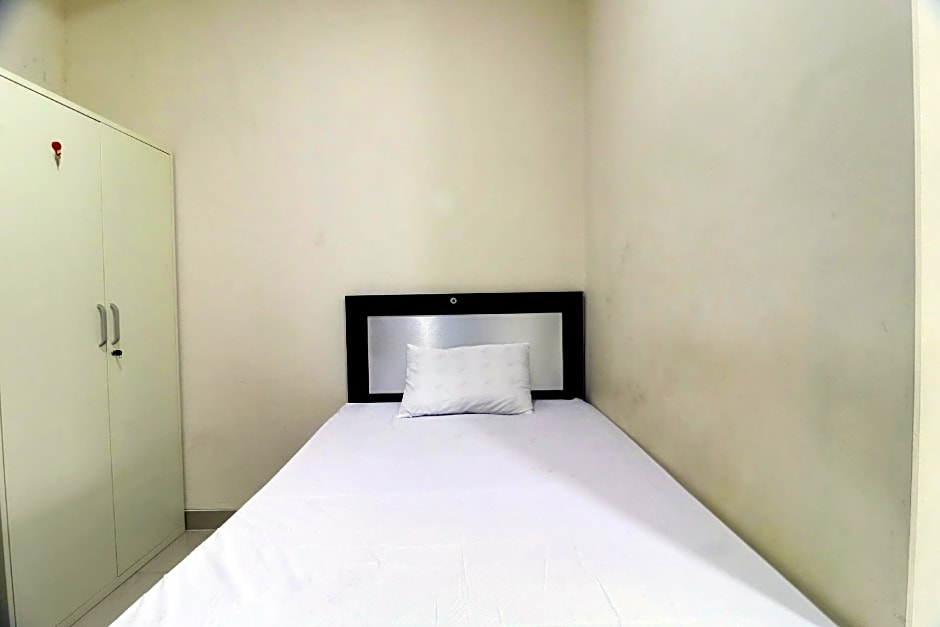 OYO Life 92707 D-akomiba Residence