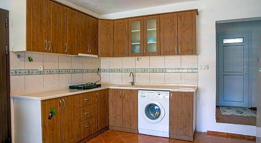 Yaliyani Motel Restaurant