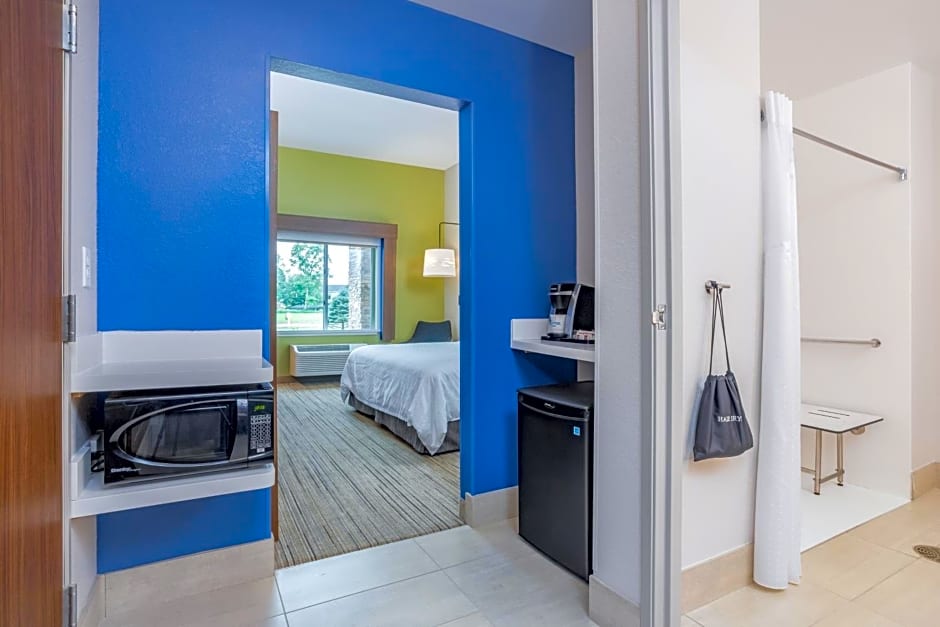 Holiday Inn Express And Suites Elkhart North By IHG
