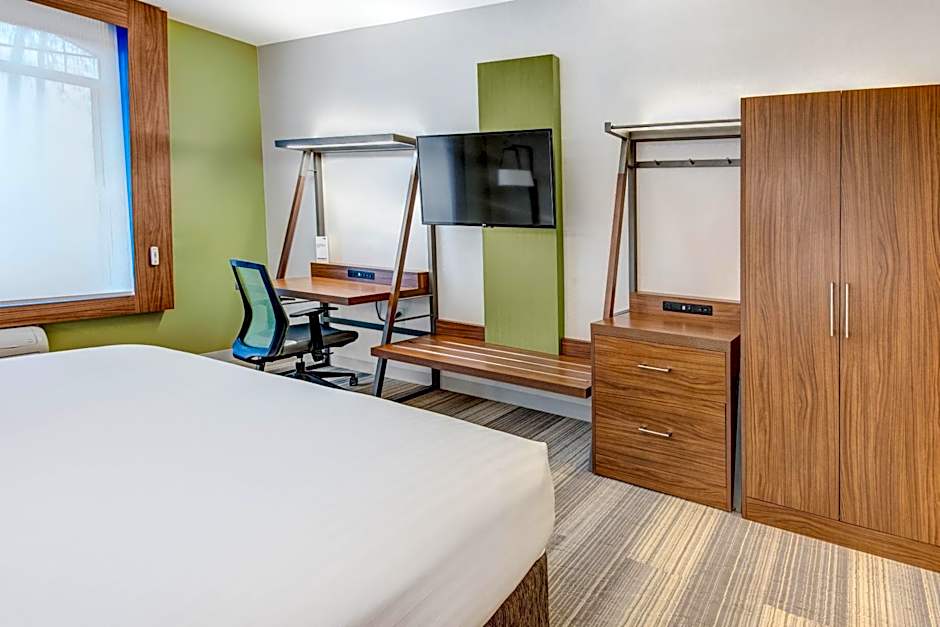 Holiday Inn Express Woodbridge By IHG