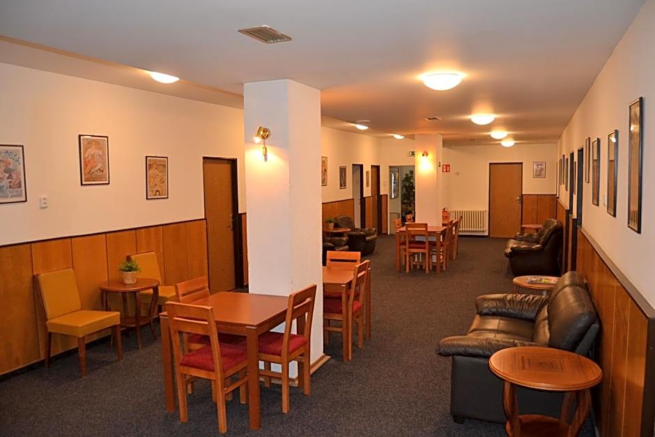 Hotel Bohemians