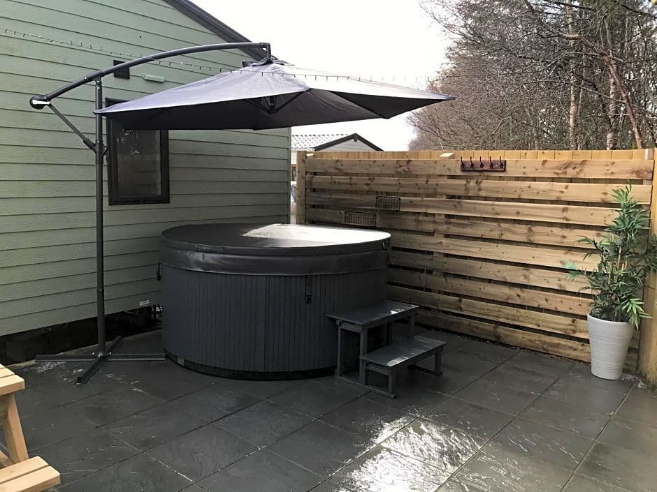 Lola Lodge - Luxury Hot Tub Retreat