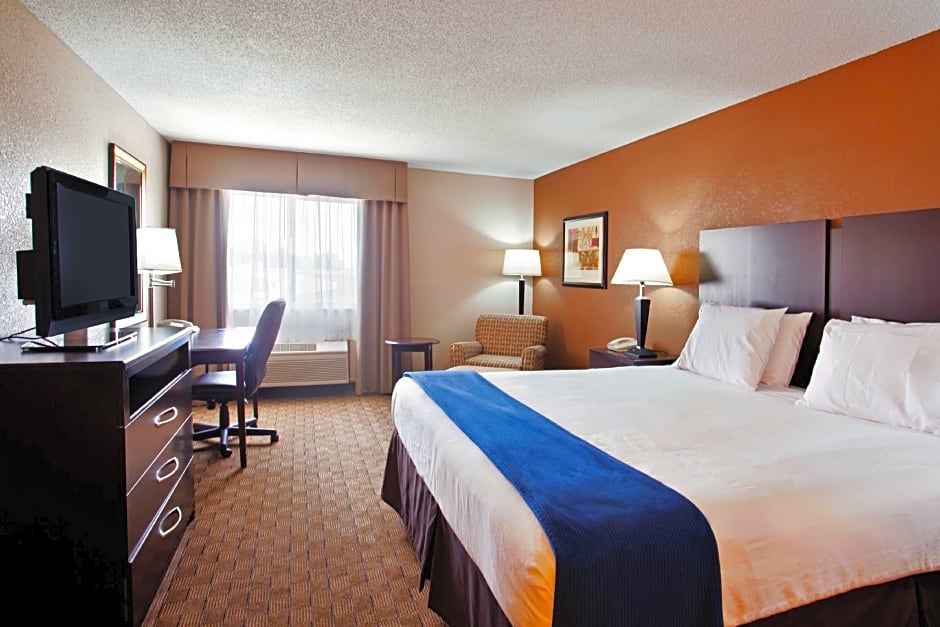 Holiday Inn Express Tuscola