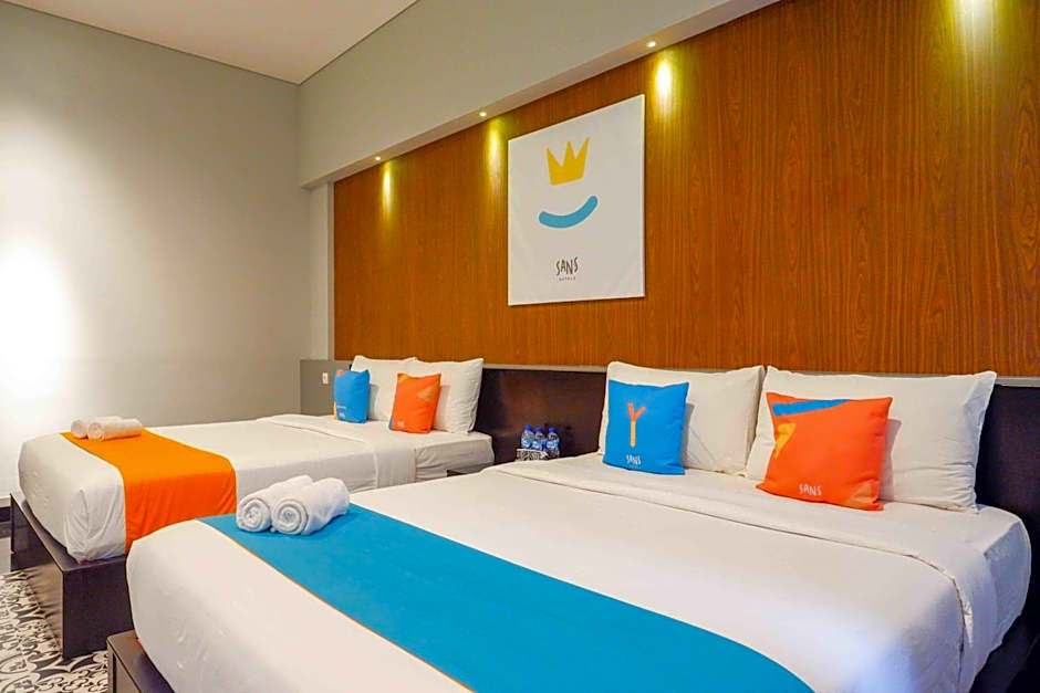 Sans Hotel Empress Simpang Lima