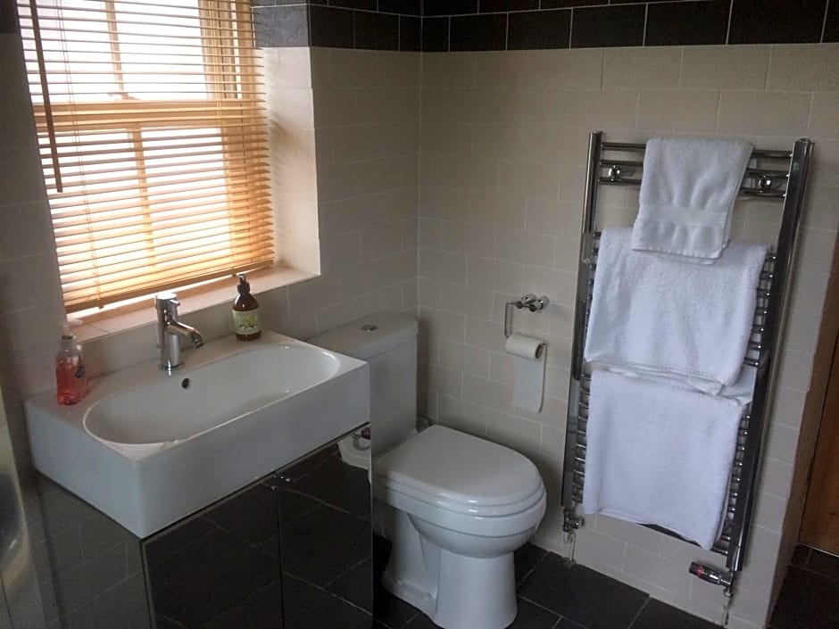 Garth Engan B&B with private lounge