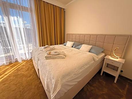 Two-Bedroom Family Apartment with Nature View