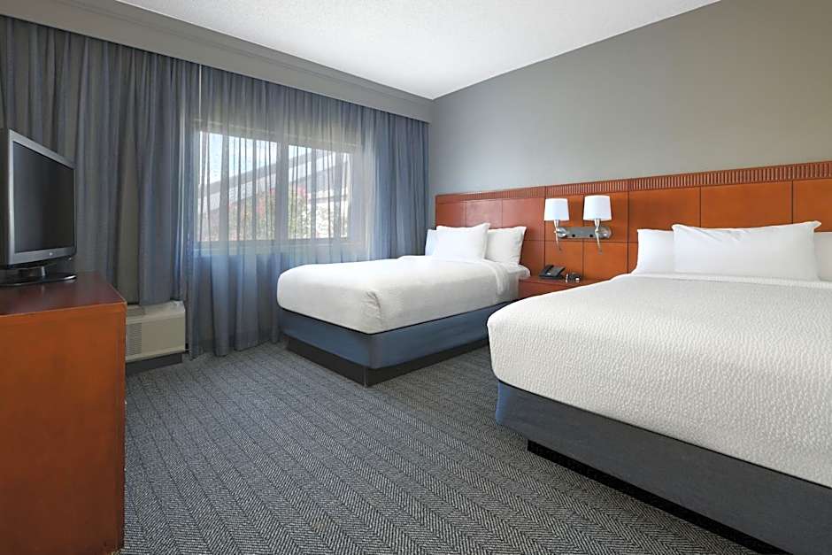 Courtyard by Marriott Dallas Las Colinas