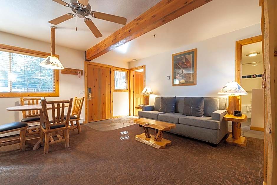 Red Wolf Lakeside Lodge