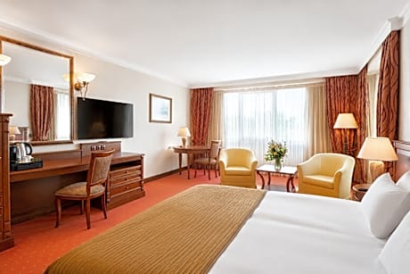 Executive Double Room with Free Access to Relax Room