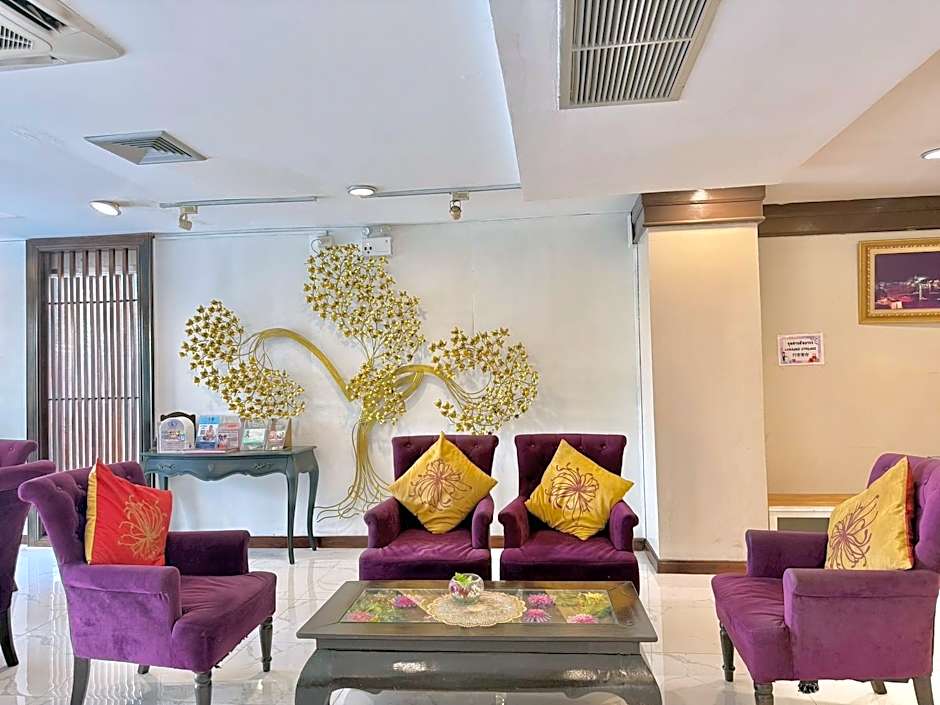 Ayothaya Riverside Hotel