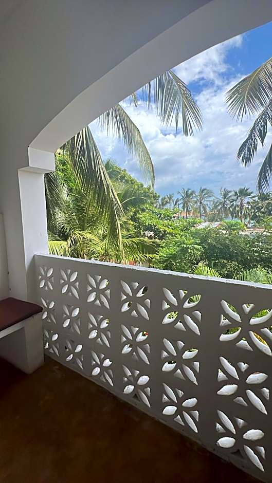 Siri Beach Lodge