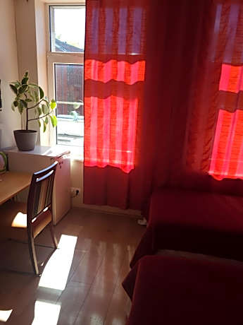 Twin Room with Shower