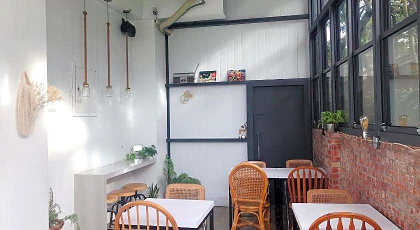 Prince To Travel Hotel